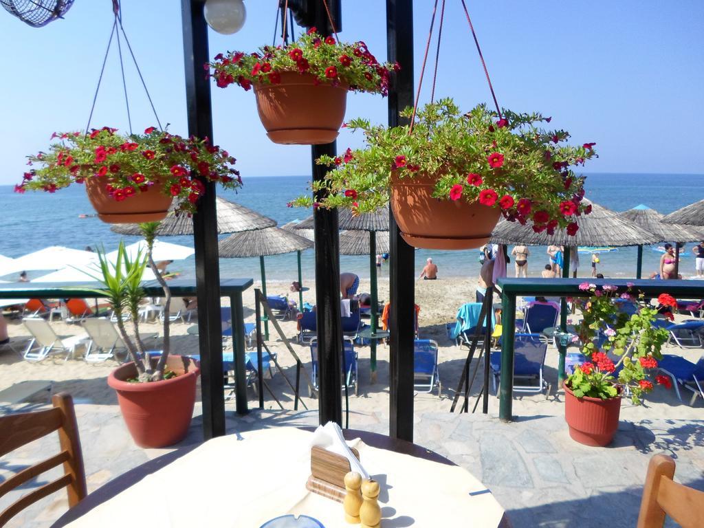 Piatsa Michalis Hotel Potos Exterior photo