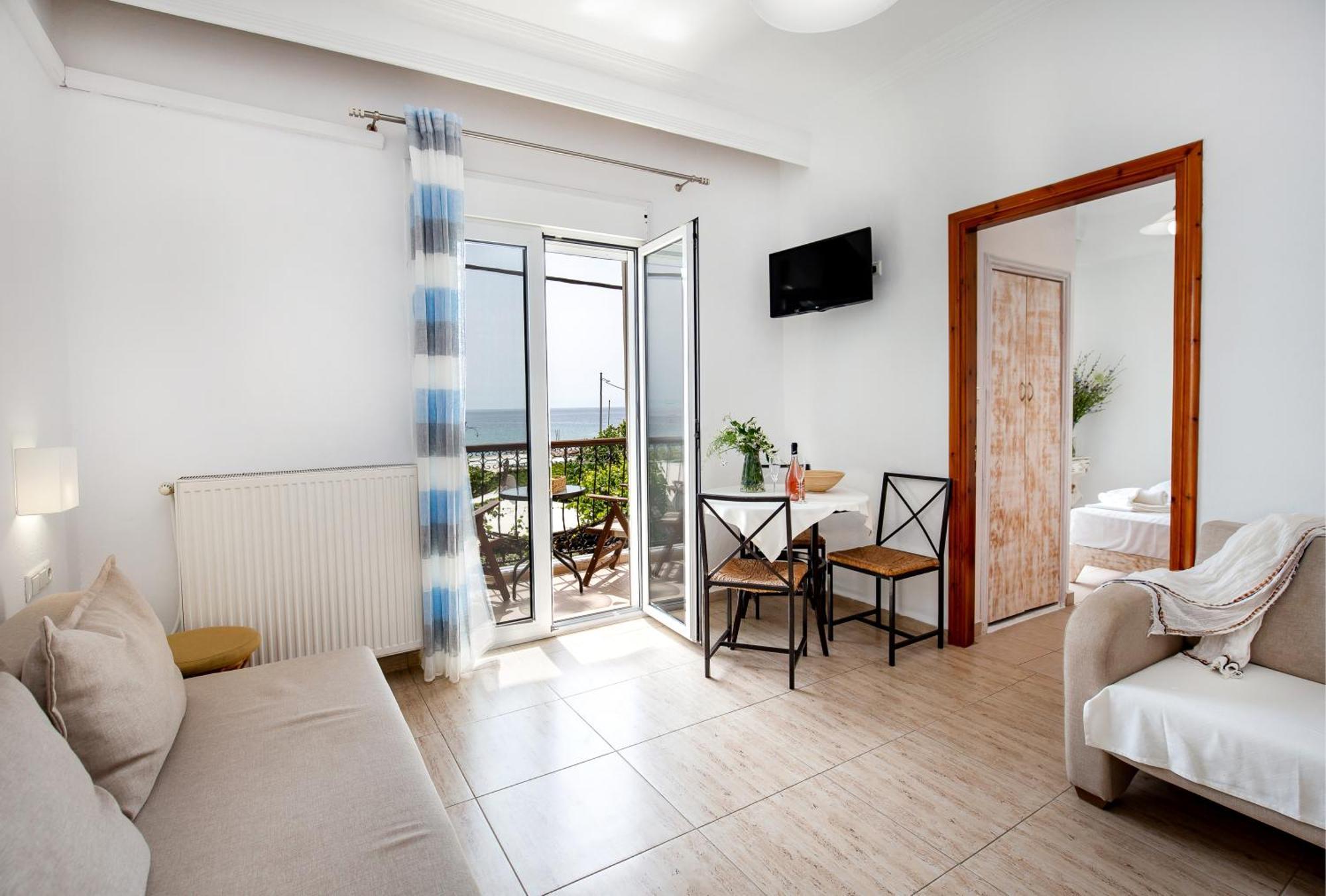 Piatsa Michalis Hotel Potos Exterior photo