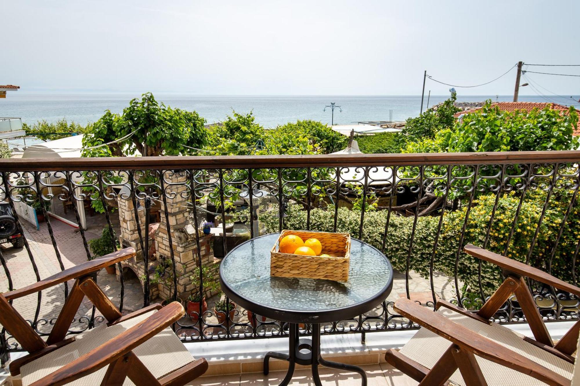 Piatsa Michalis Hotel Potos Exterior photo