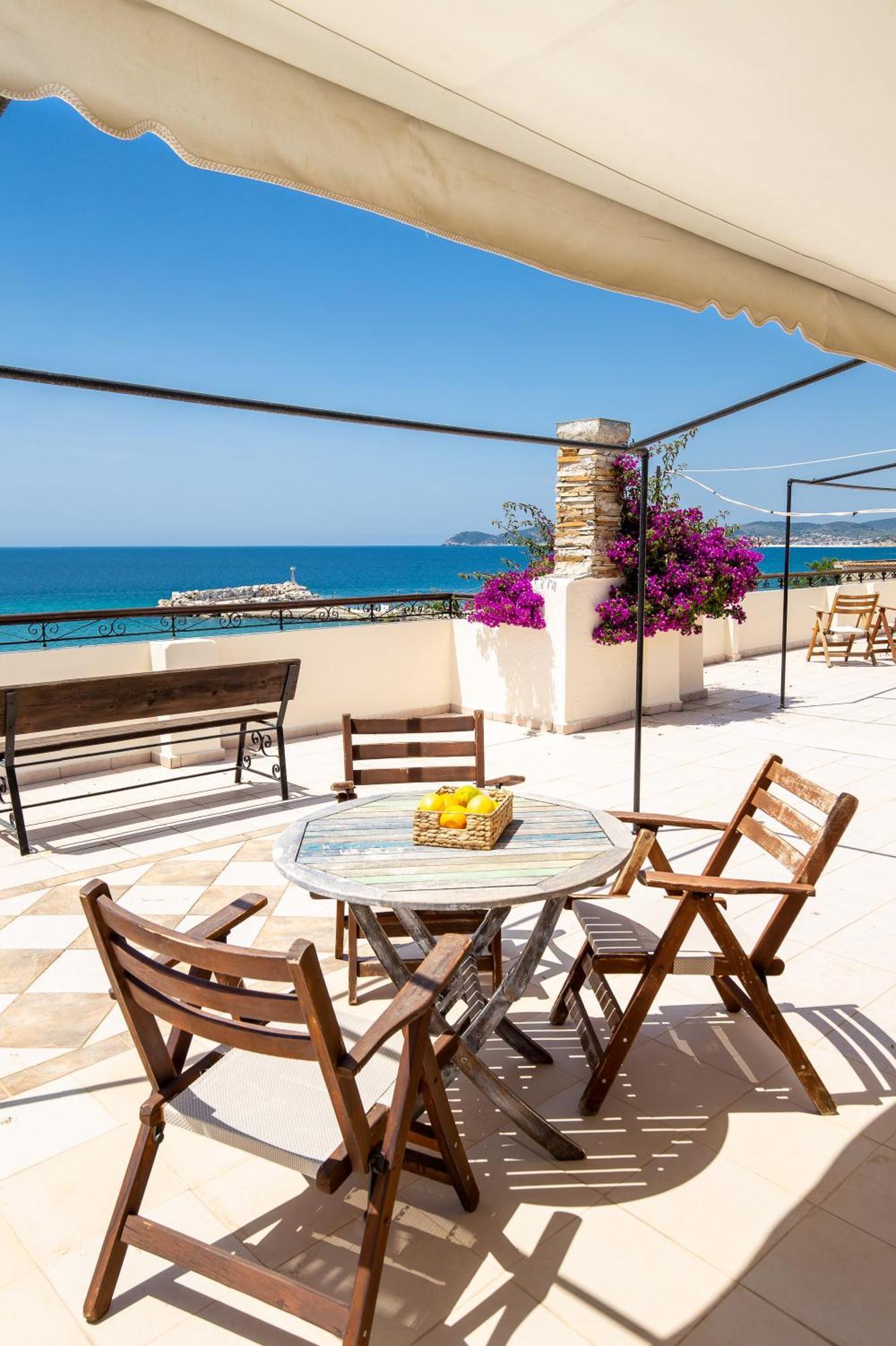 Piatsa Michalis Hotel Potos Exterior photo