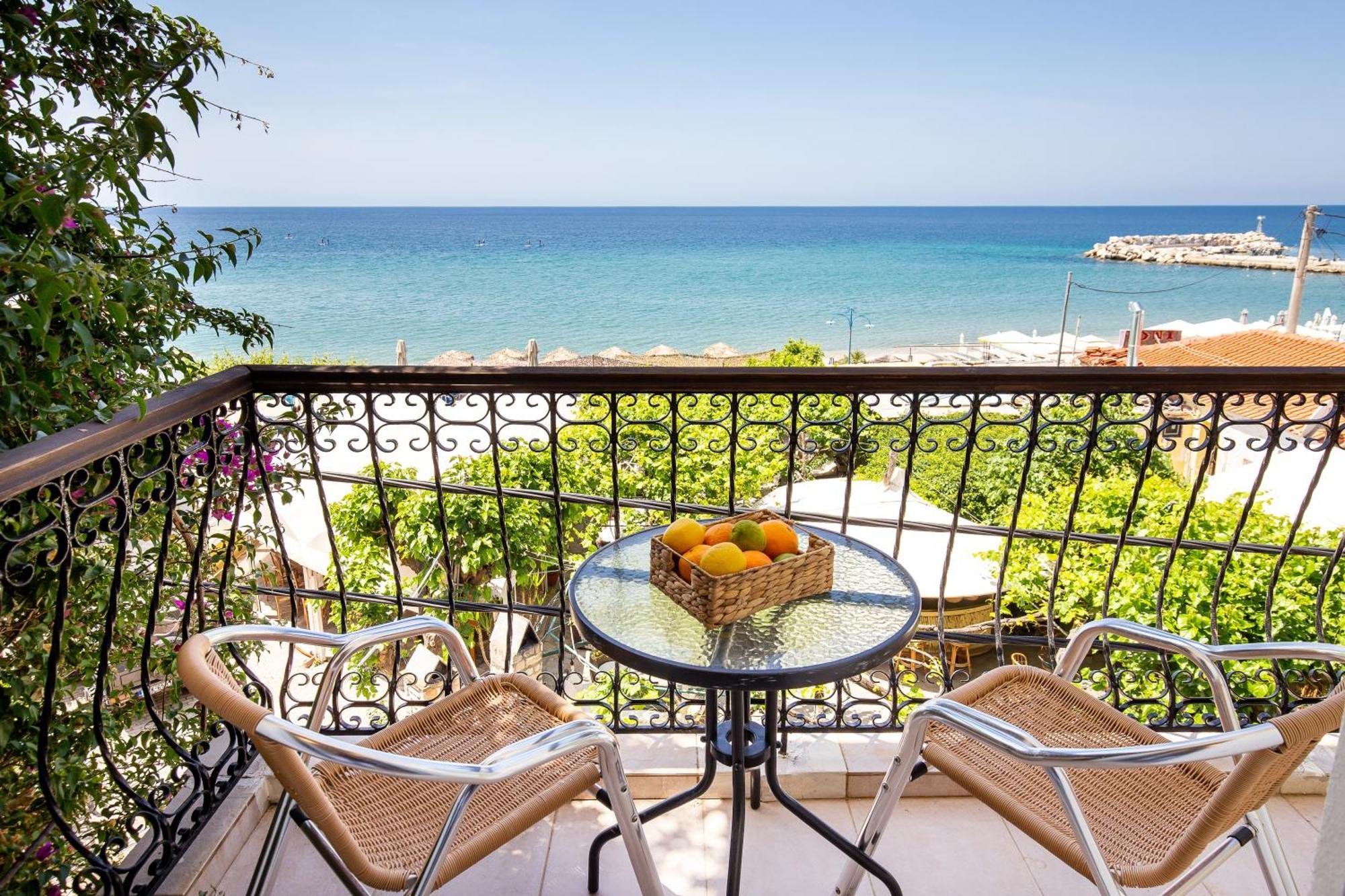 Piatsa Michalis Hotel Potos Exterior photo