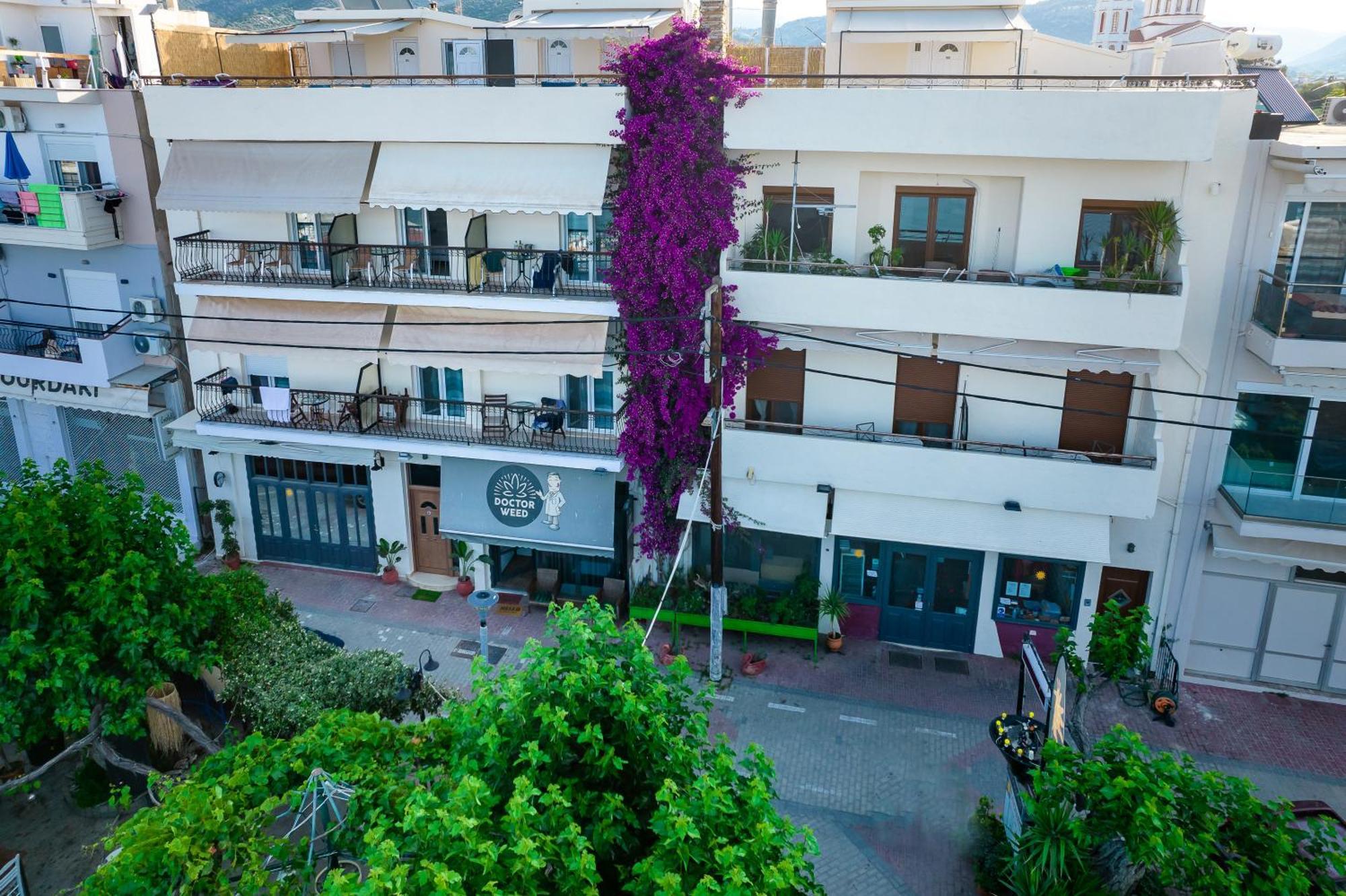 Piatsa Michalis Hotel Potos Exterior photo