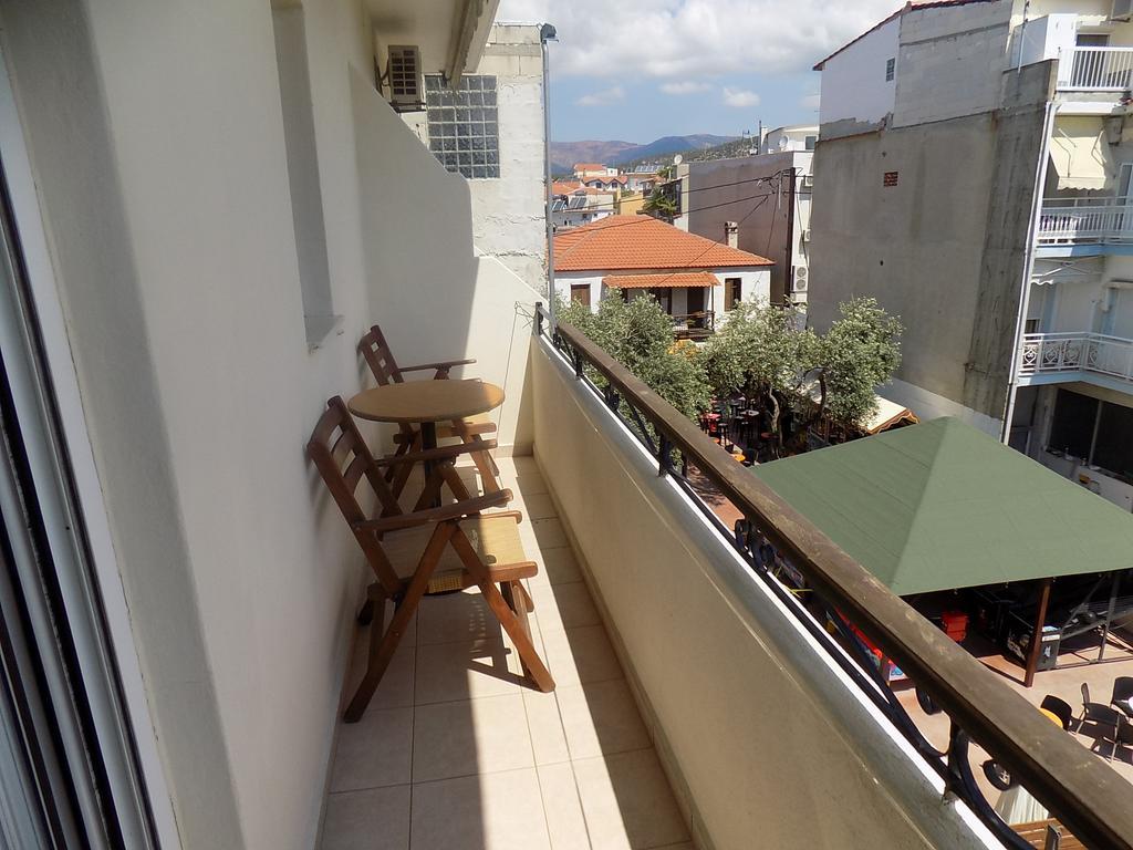 Piatsa Michalis Hotel Potos Exterior photo